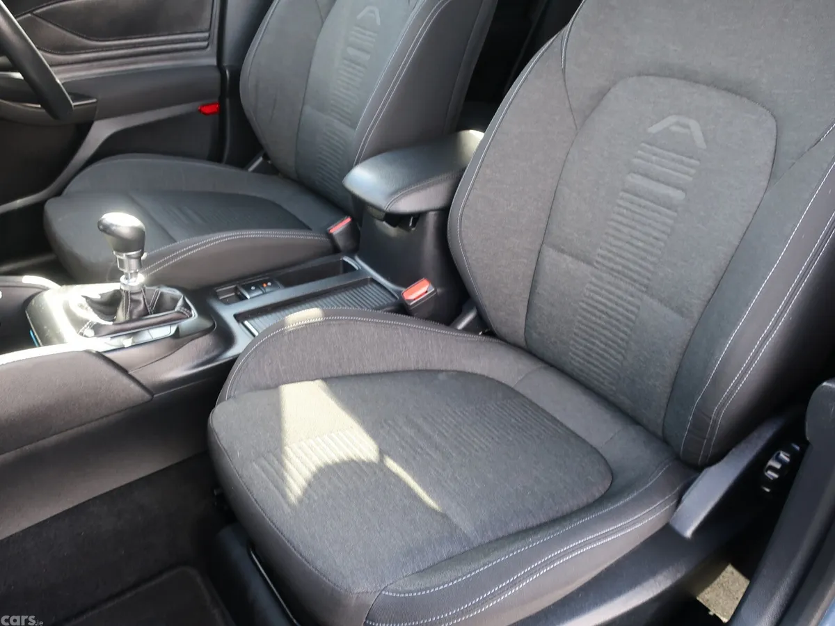 Ford Focus Hatchback, Petrol Hybrid, 2021, Blue