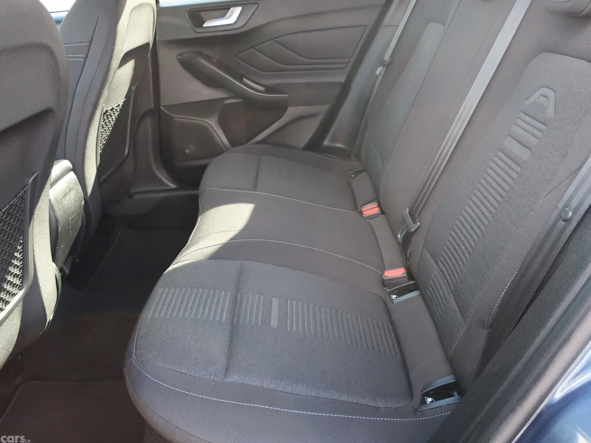 Ford Focus Hatchback, Petrol Hybrid, 2021, Blue