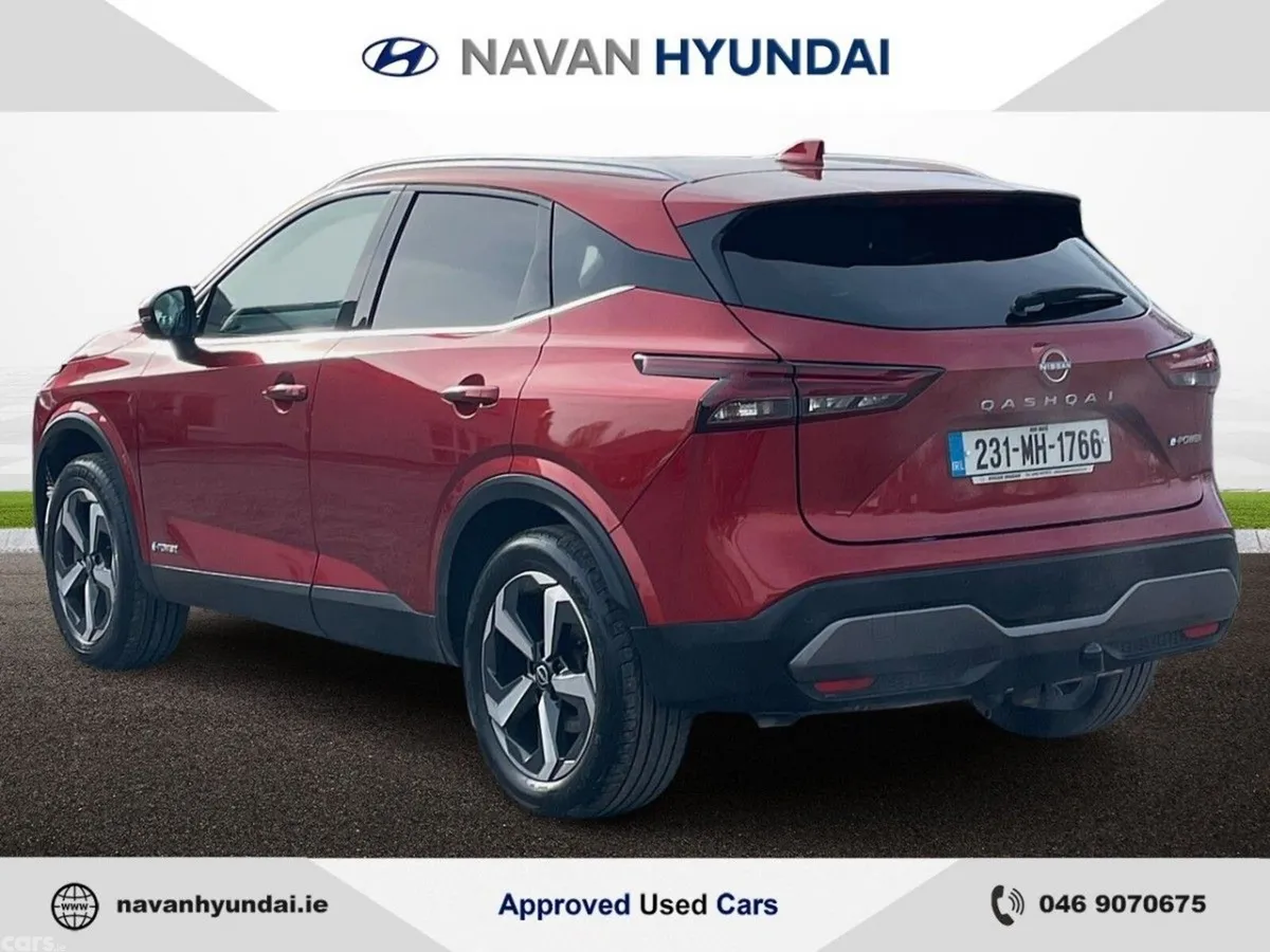 Nissan Qashqai MPV, Petrol Hybrid, 2023, Red