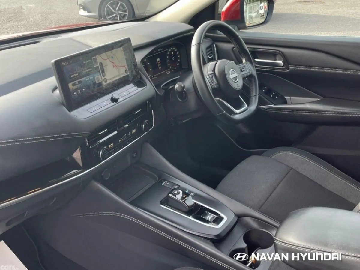 Nissan Qashqai MPV, Petrol Hybrid, 2023, Red