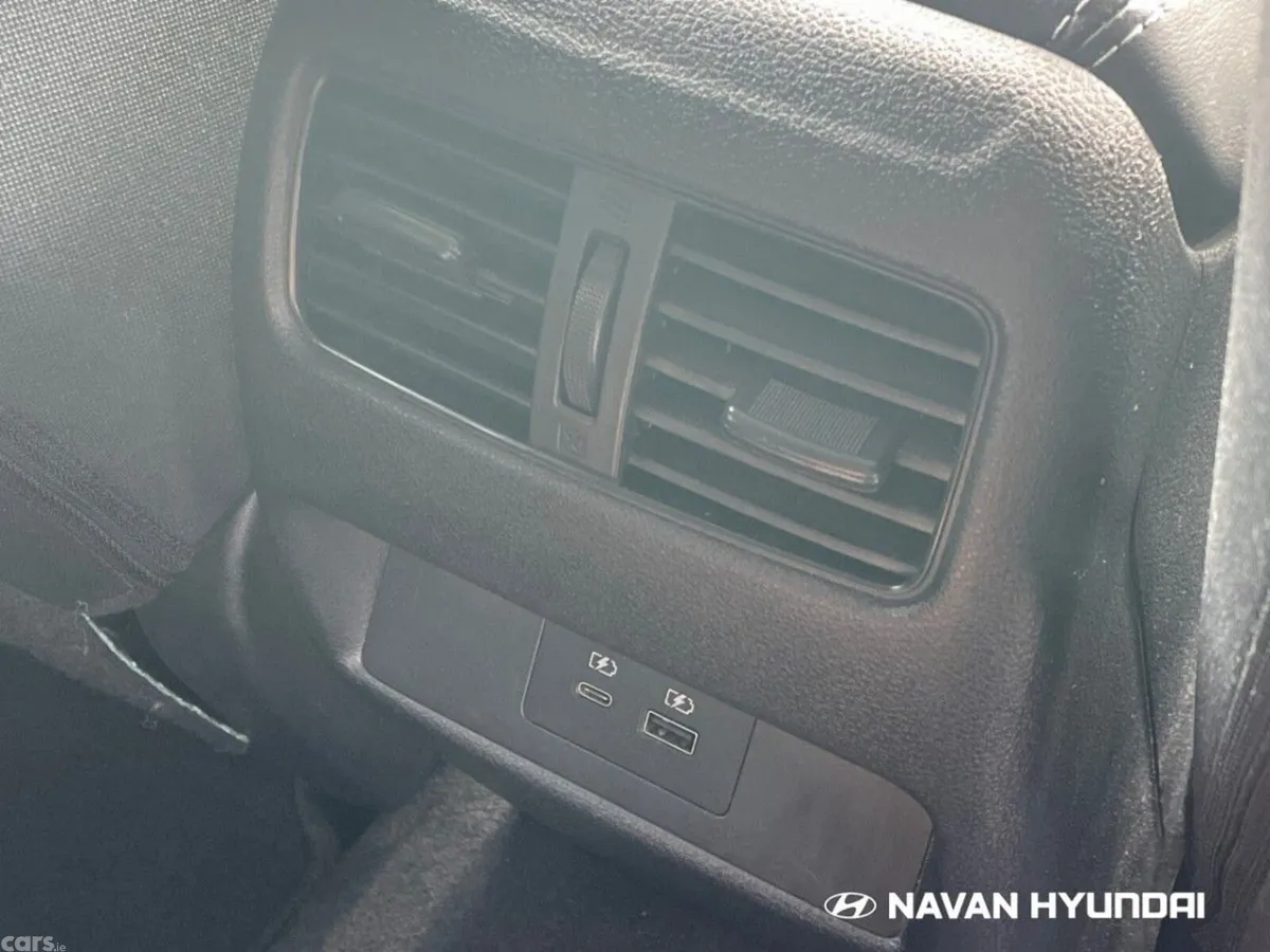 Nissan Qashqai MPV, Petrol Hybrid, 2023, Red