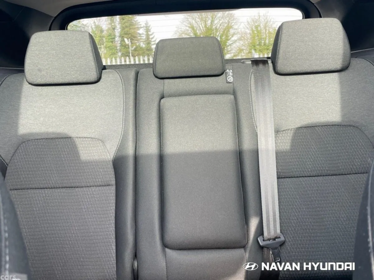 Nissan Qashqai MPV, Petrol Hybrid, 2023, Red
