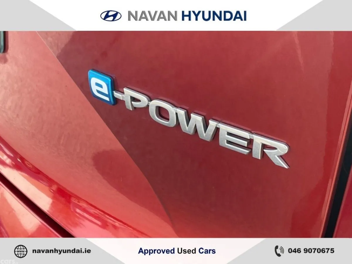 Nissan Qashqai MPV, Petrol Hybrid, 2023, Red