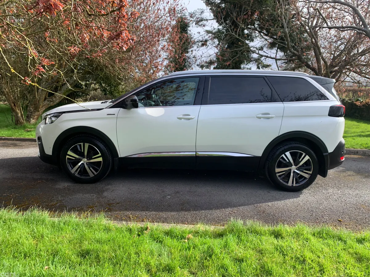 Peugeot 5008 MPV, Diesel, 2020, White