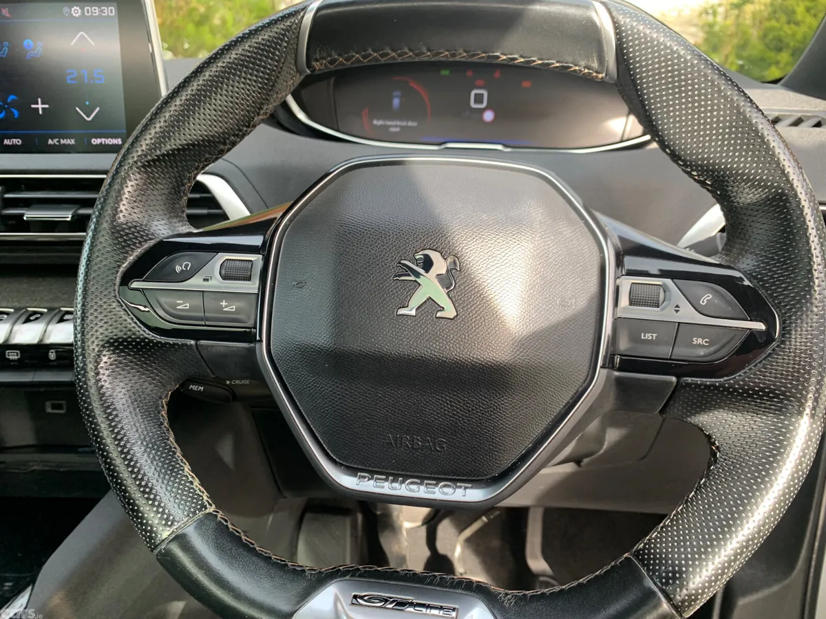 Peugeot 5008 MPV, Diesel, 2020, White