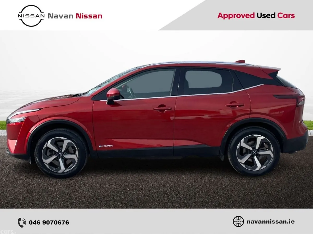 Nissan Qashqai MPV, Petrol Hybrid, 2023, Red