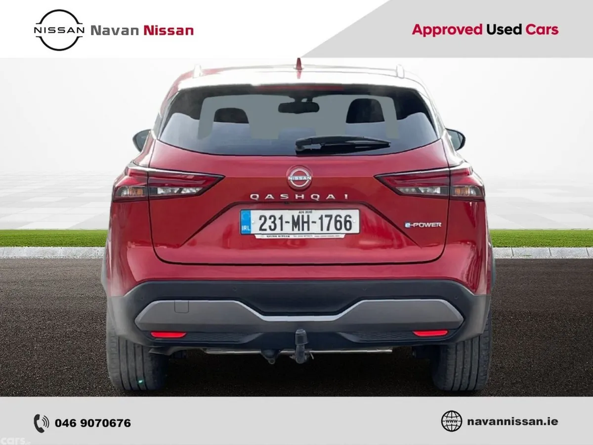 Nissan Qashqai MPV, Petrol Hybrid, 2023, Red