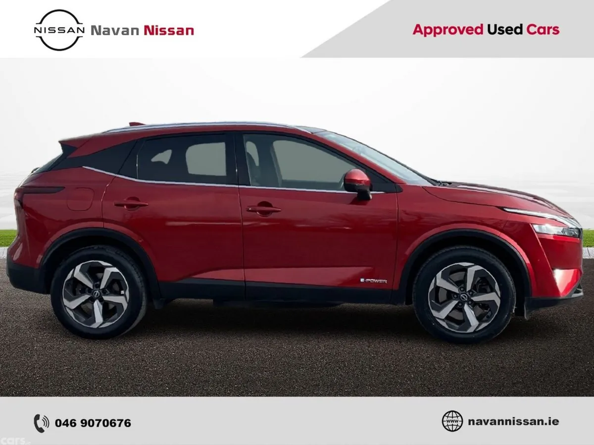 Nissan Qashqai MPV, Petrol Hybrid, 2023, Red
