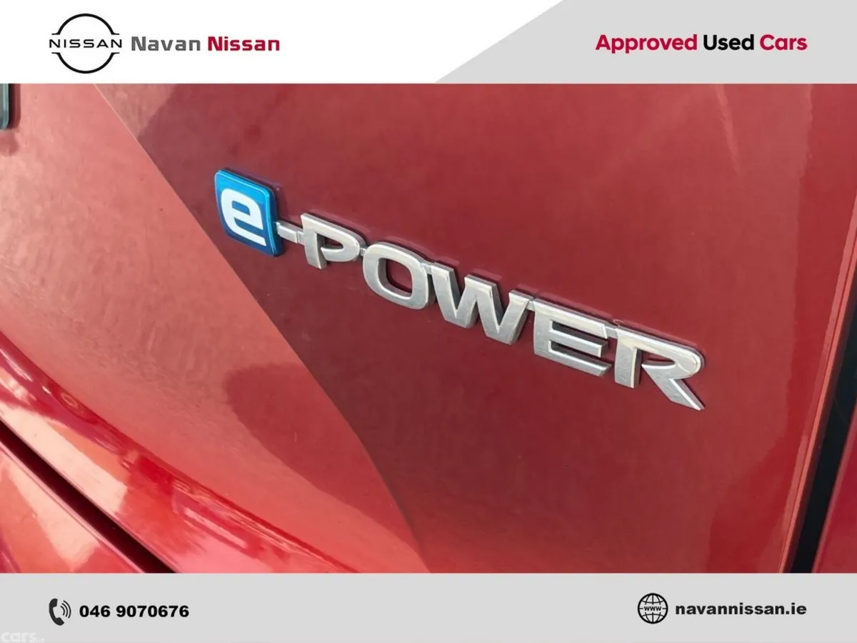 Nissan Qashqai MPV, Petrol Hybrid, 2023, Red
