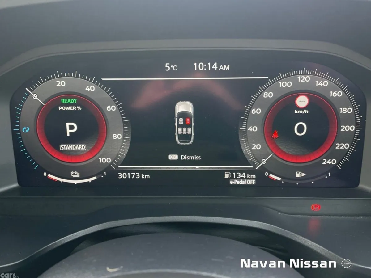 Nissan Qashqai MPV, Petrol Hybrid, 2023, Red