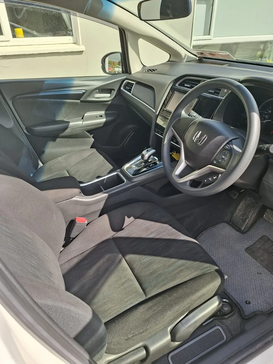 Honda Shuttle Estate, Petrol Hybrid, 2022, White