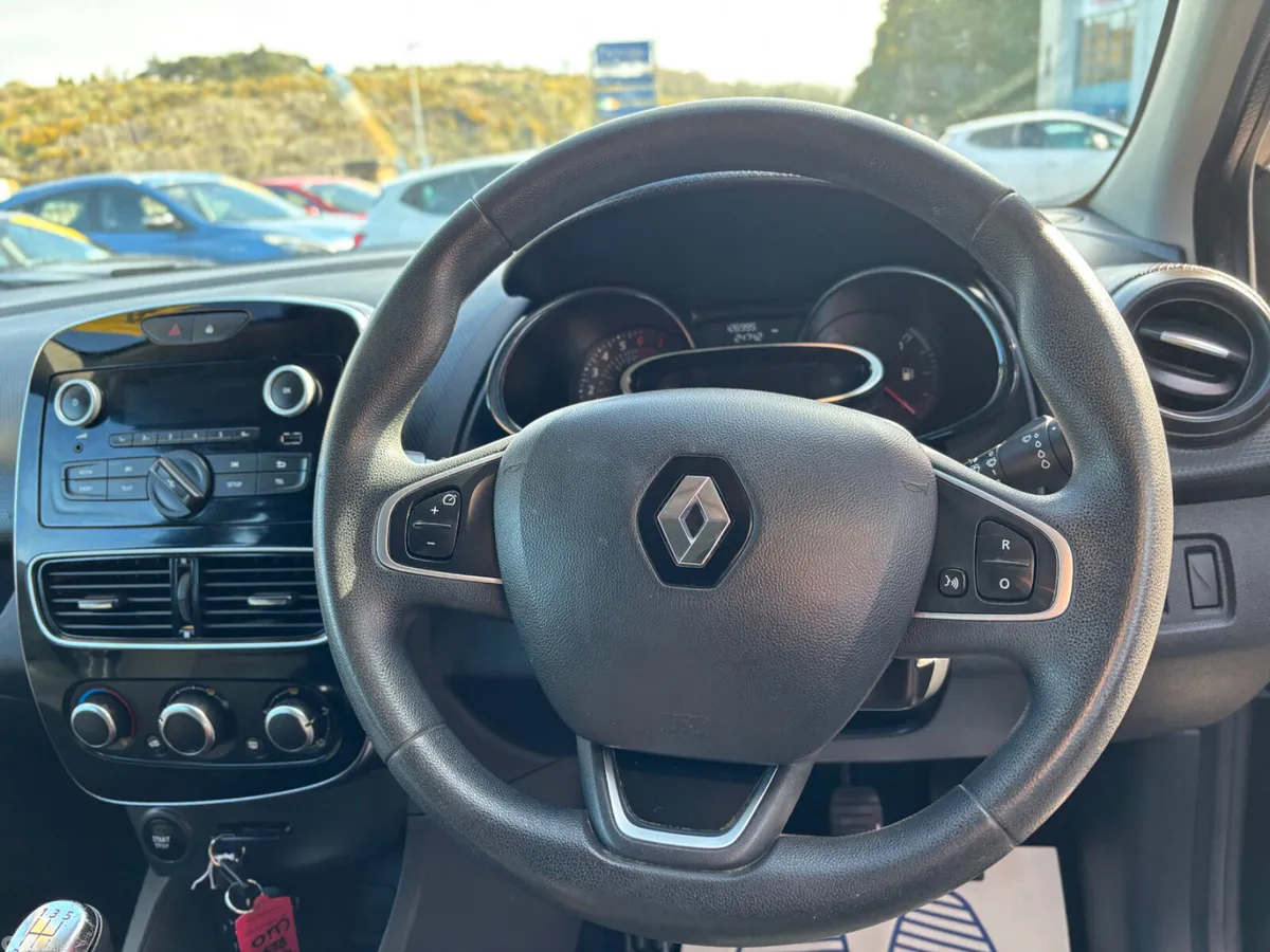 Renault Clio Hatchback, Petrol, 2017, Black