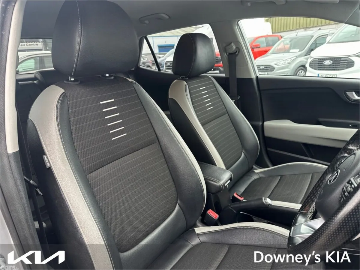 Kia Stonic Hatchback, Petrol, 2021, Grey