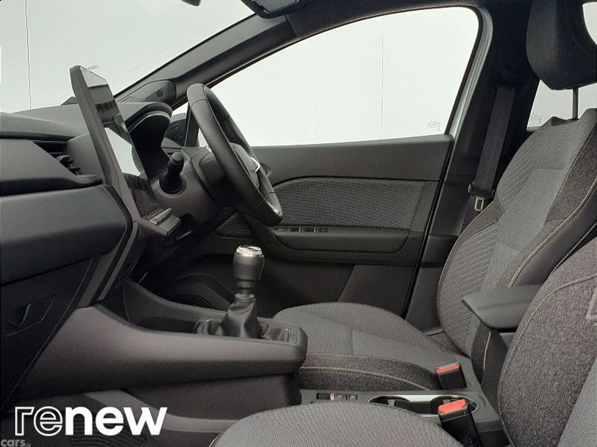 Renault Symbioz Hatchback, Petrol, 2025, White