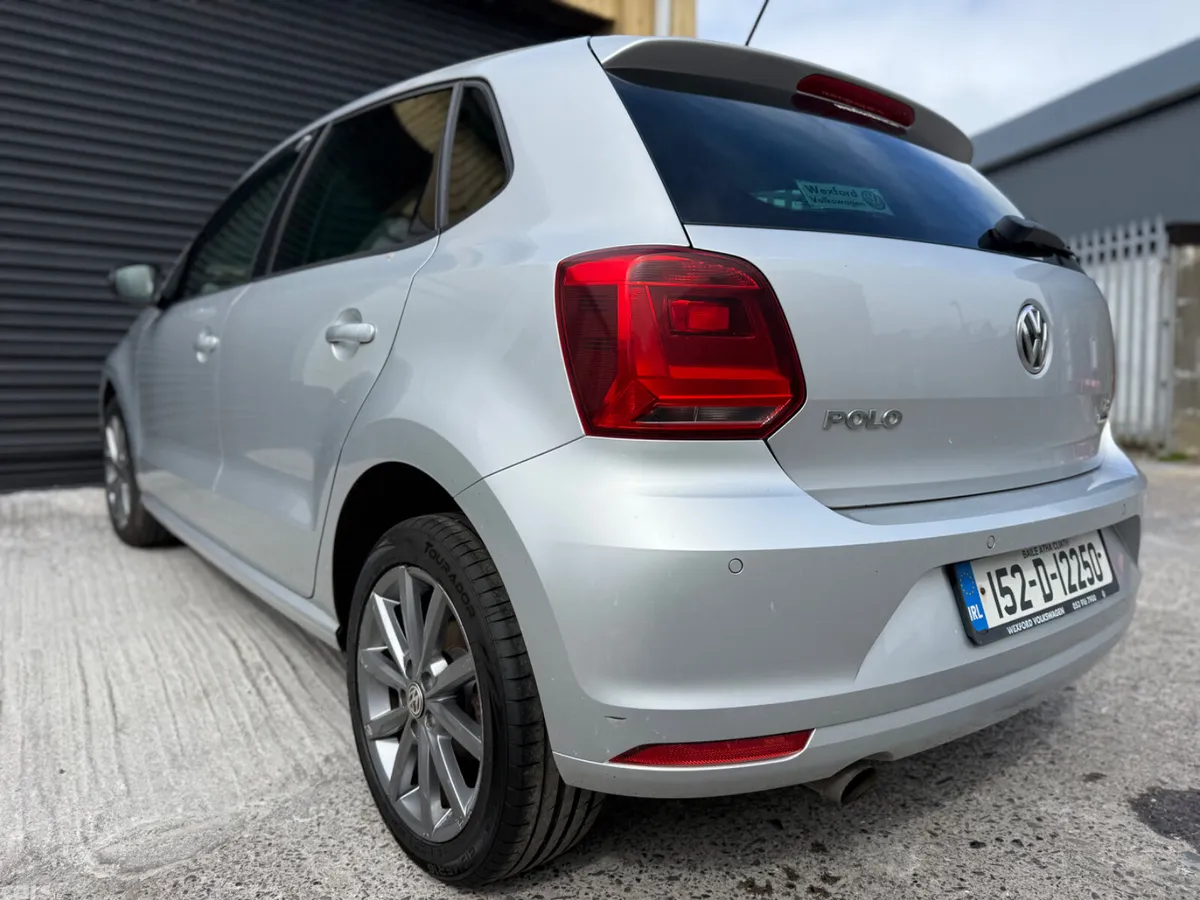 Volkswagen Polo Hatchback, Petrol, 2015, Silver