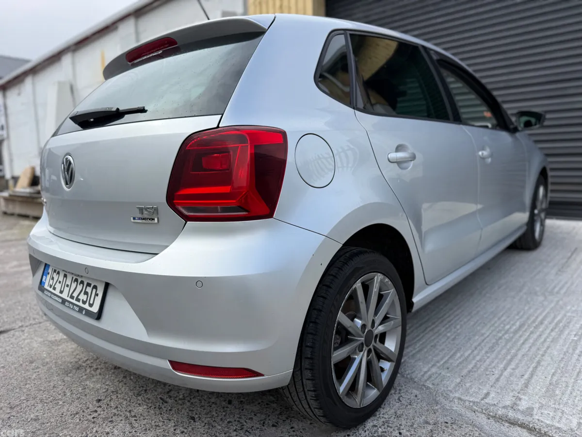 Volkswagen Polo Hatchback, Petrol, 2015, Silver