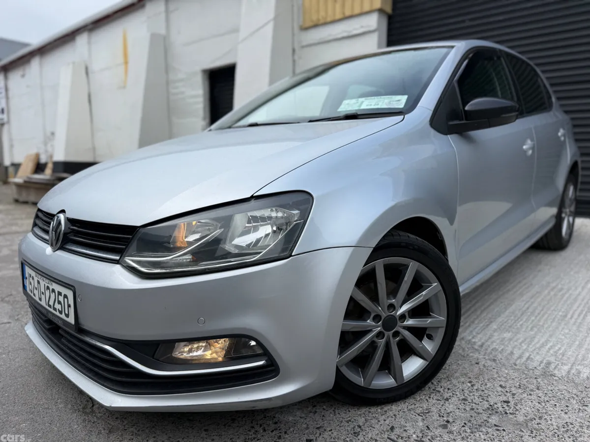 Volkswagen Polo Hatchback, Petrol, 2015, Silver
