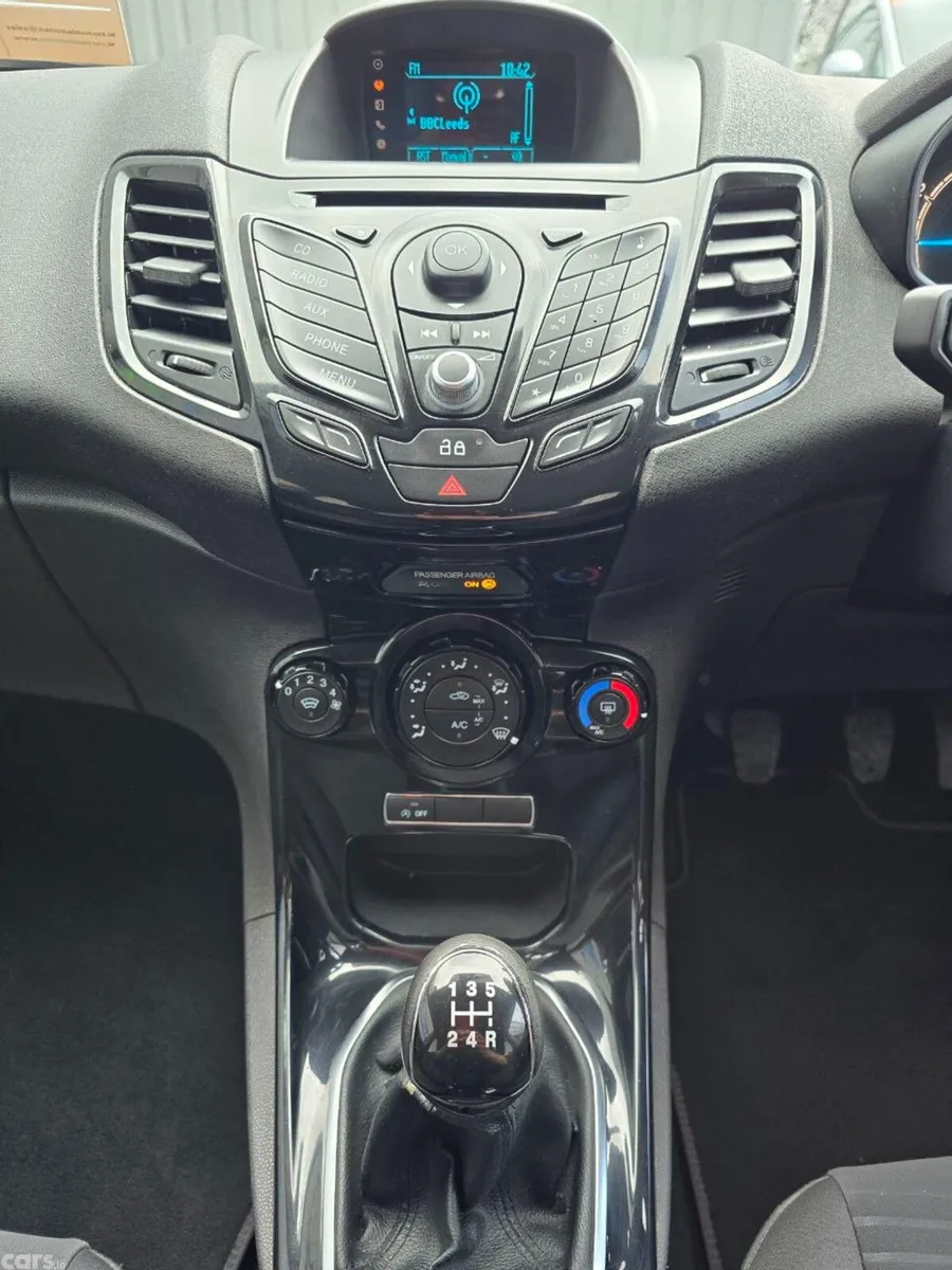 Ford Fiesta Hatchback, Petrol, 2014, Red