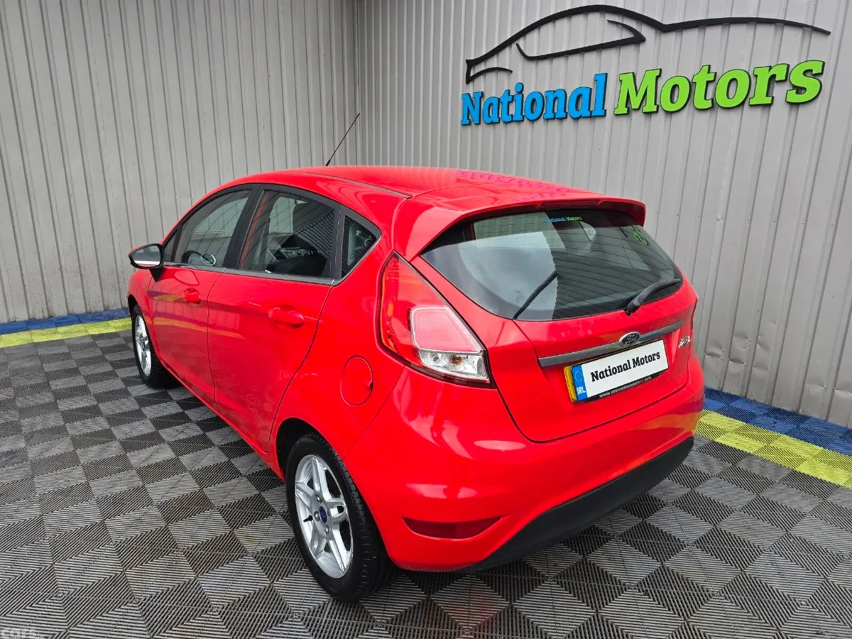 Ford Fiesta Hatchback, Petrol, 2014, Red