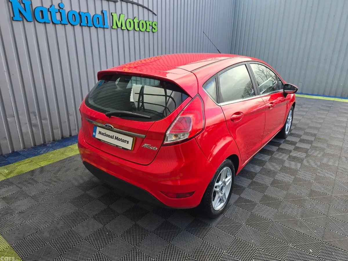 Ford Fiesta Hatchback, Petrol, 2014, Red