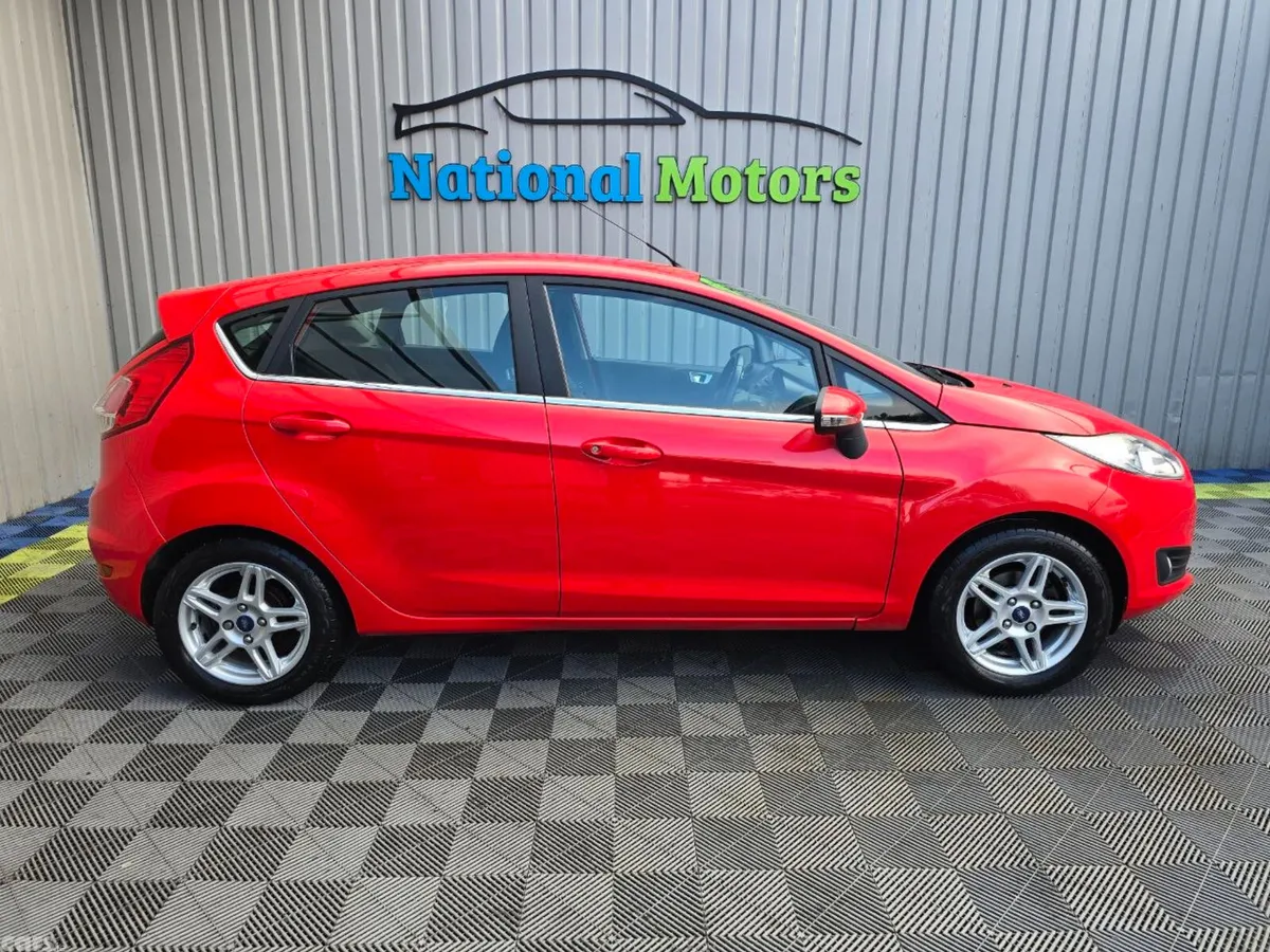 Ford Fiesta Hatchback, Petrol, 2014, Red