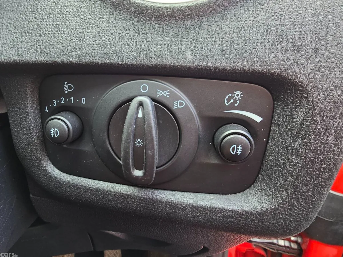 Ford Fiesta Hatchback, Petrol, 2014, Red
