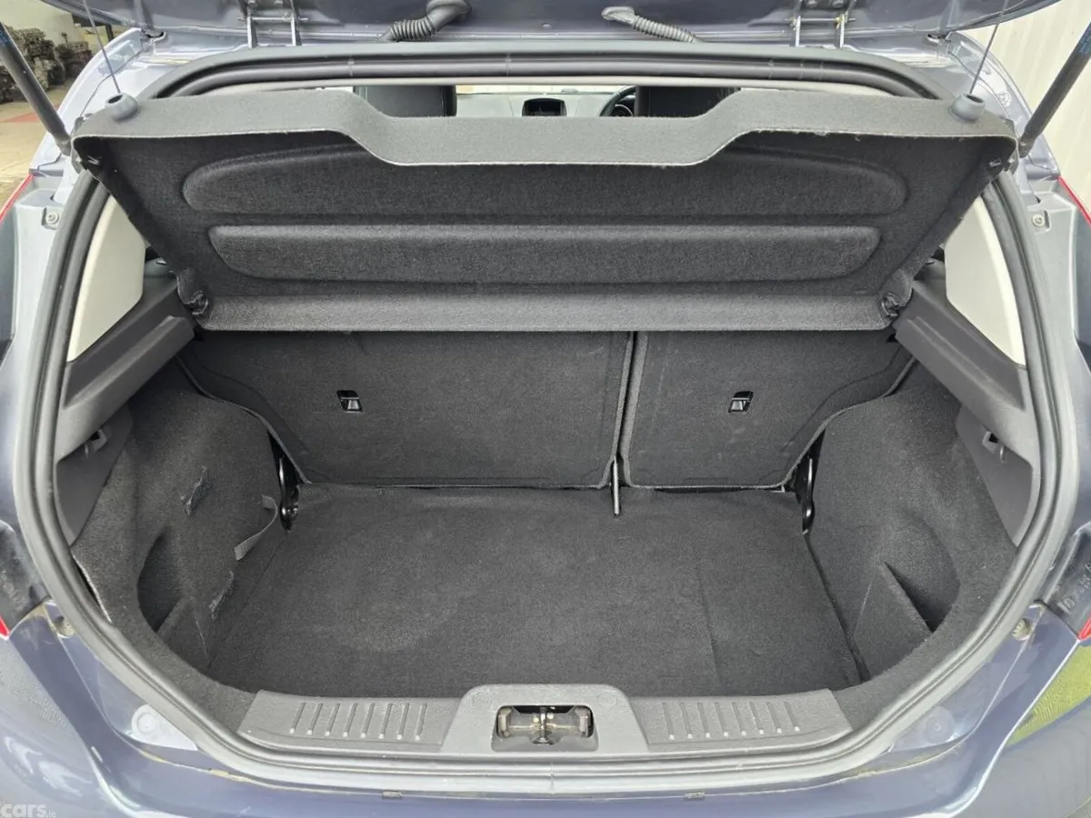Ford Fiesta Hatchback, Petrol, 2015, Grey