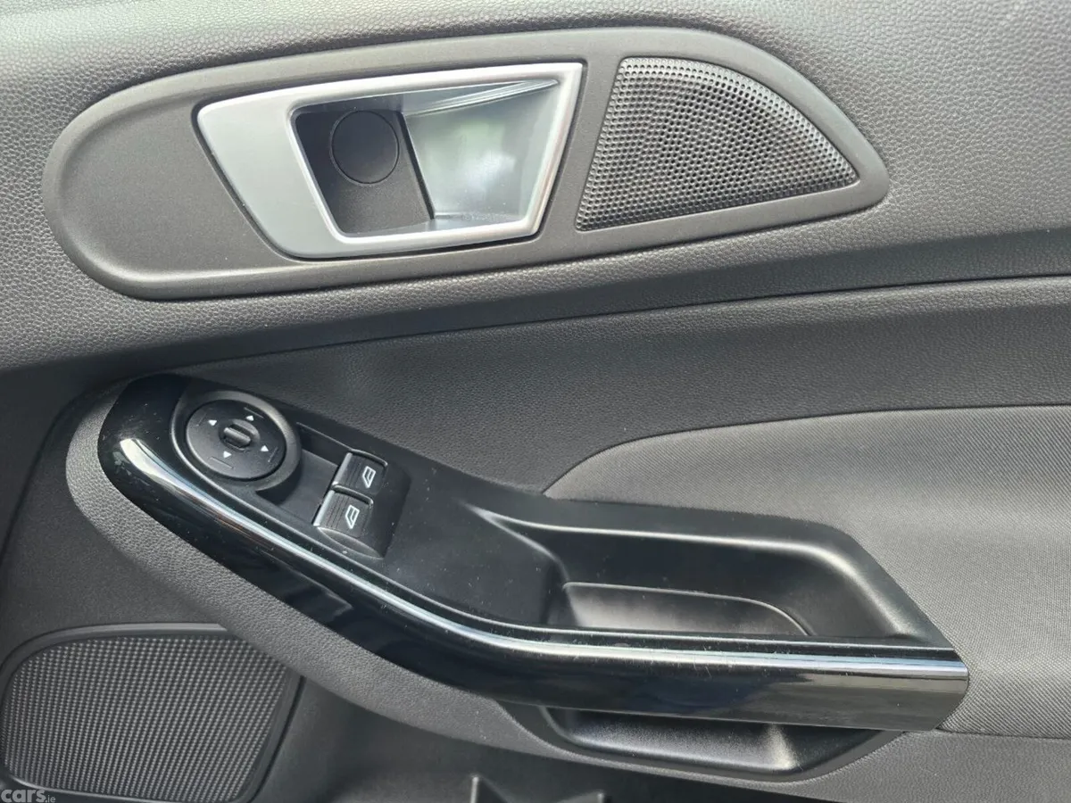Ford Fiesta Hatchback, Petrol, 2015, Grey