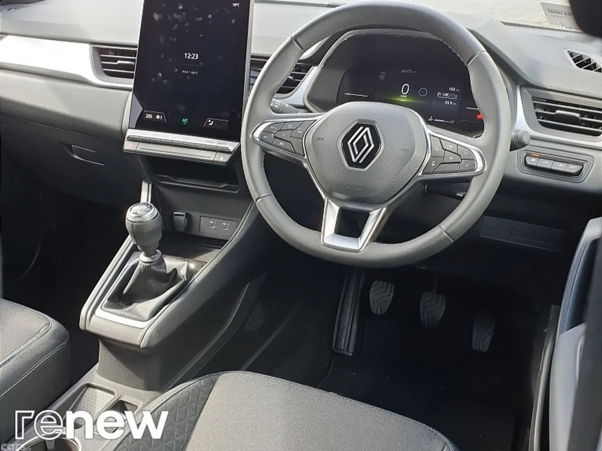 Renault Captur Hatchback, Petrol, 2025, White