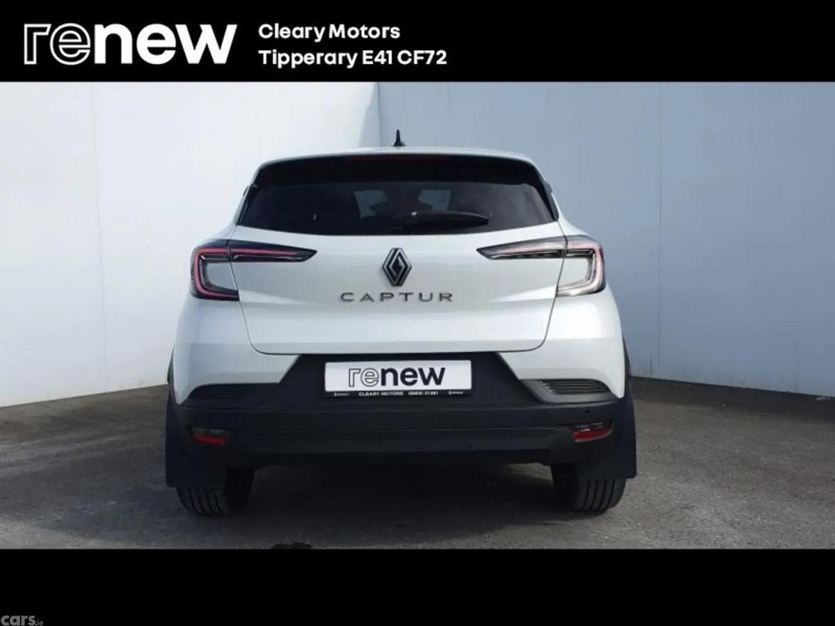 Renault Captur Hatchback, Petrol, 2025, White