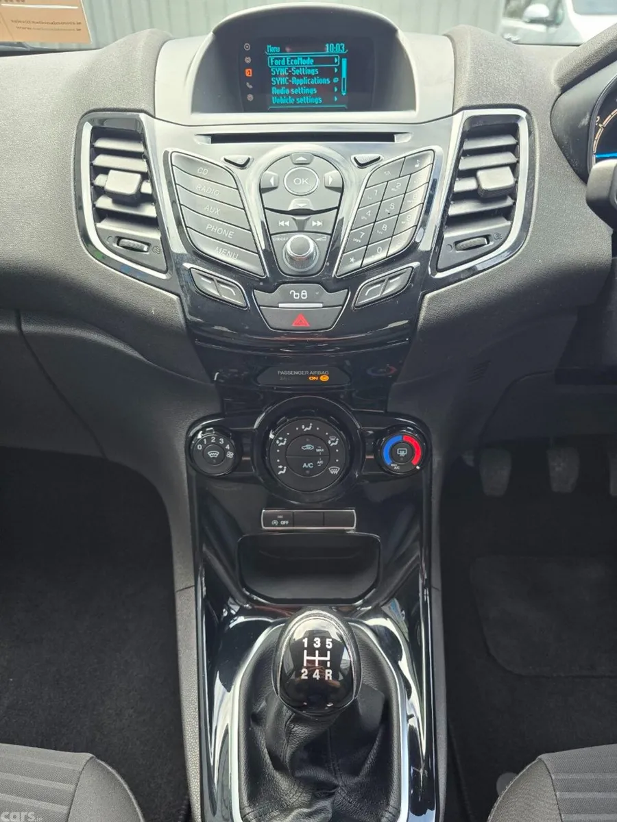 Ford Fiesta Hatchback, Petrol, 2015, Grey