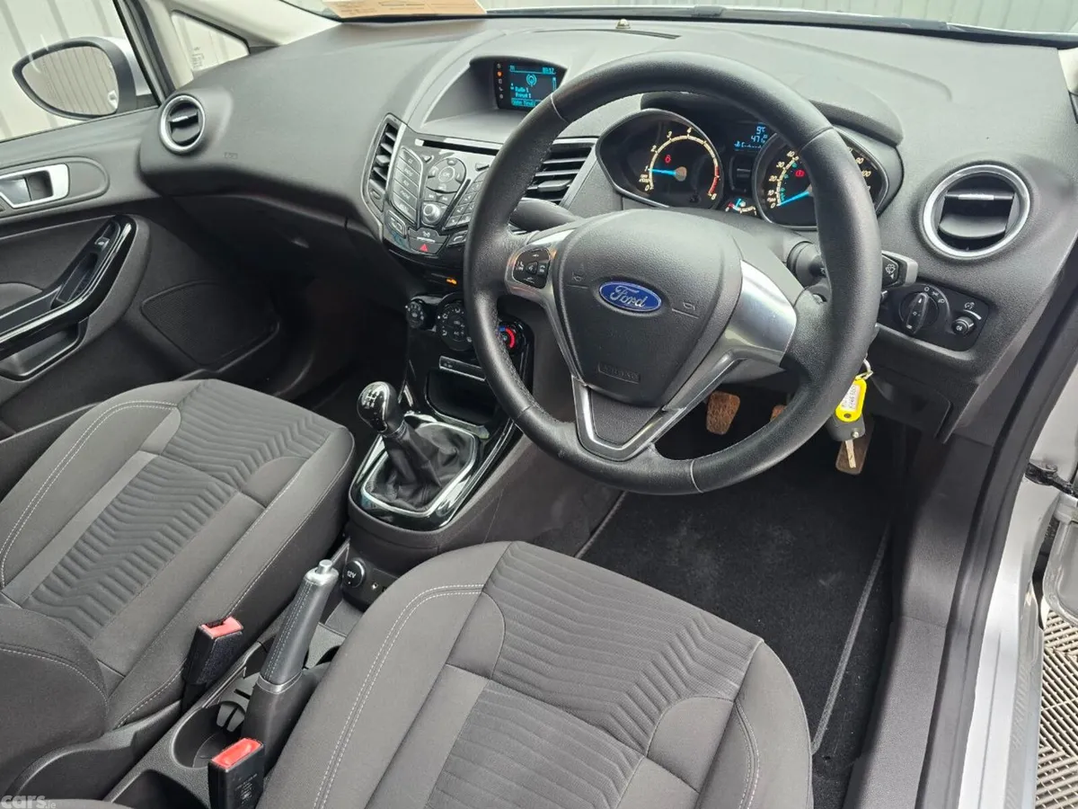 Ford Fiesta Hatchback, Petrol, 2015, Silver