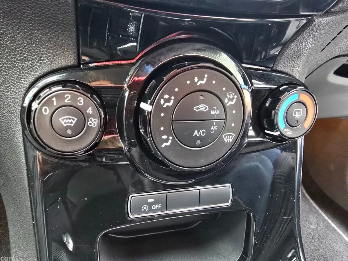 Ford Fiesta Hatchback, Petrol, 2015, Silver