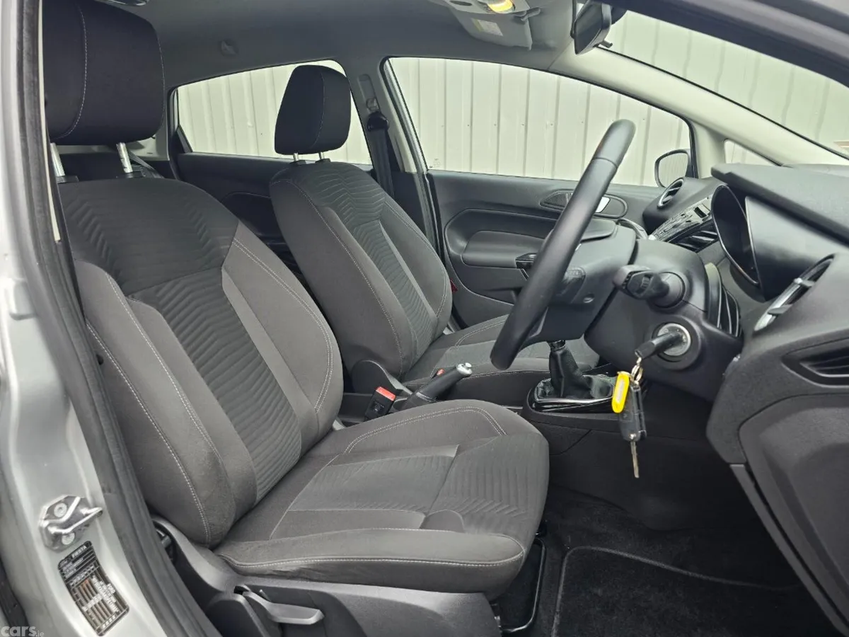 Ford Fiesta Hatchback, Petrol, 2015, Silver