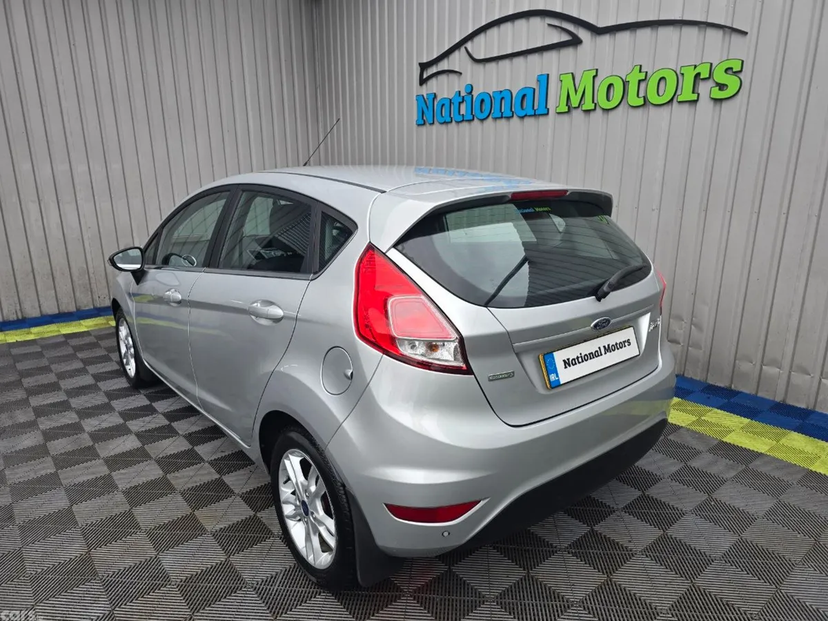 Ford Fiesta Hatchback, Petrol, 2015, Silver