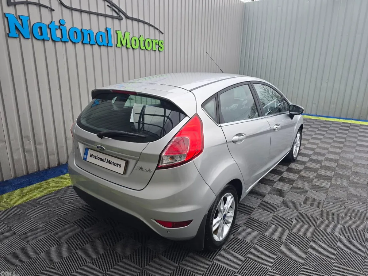 Ford Fiesta Hatchback, Petrol, 2015, Silver