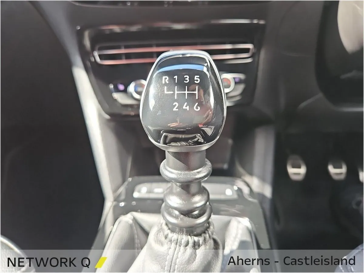 Opel Mokka SUV, Petrol, 2024, Red