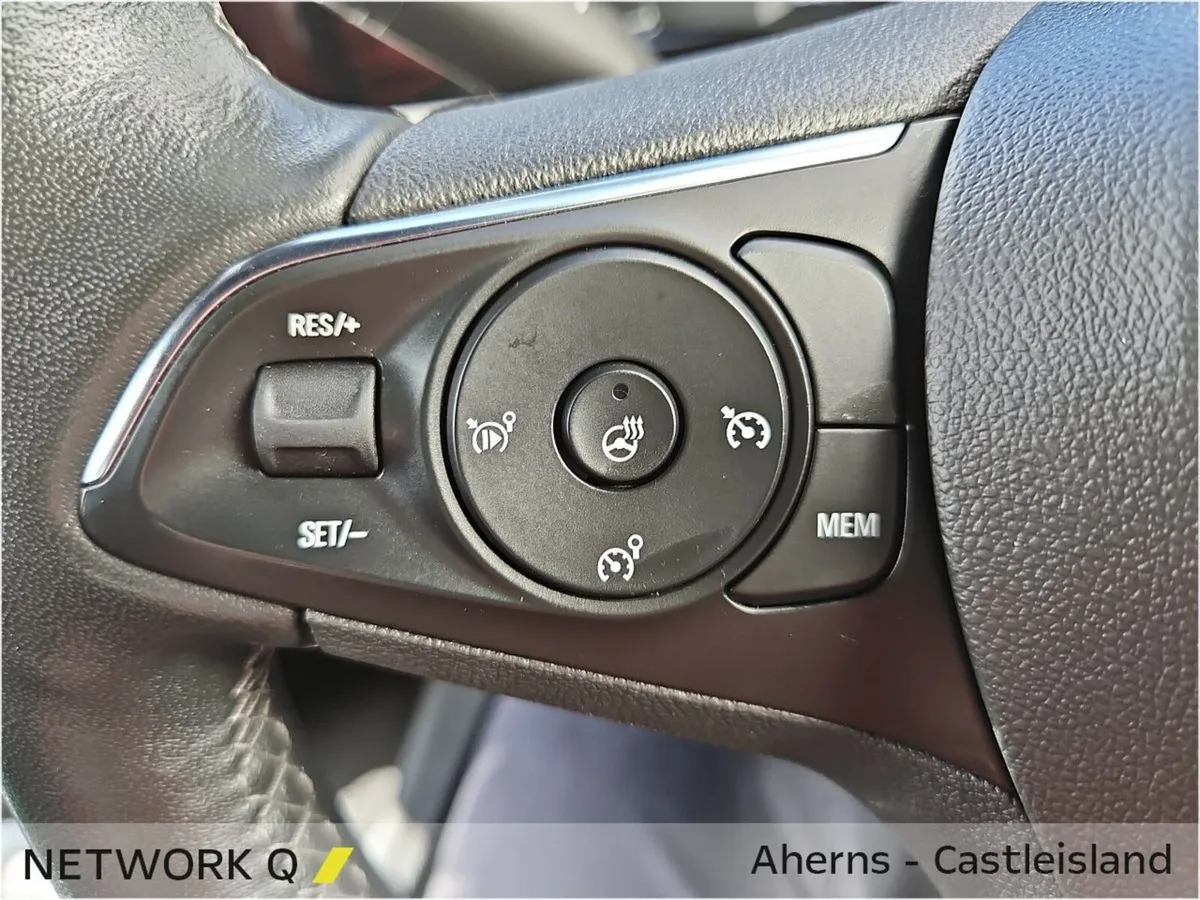 Opel Mokka SUV, Petrol, 2024, Red
