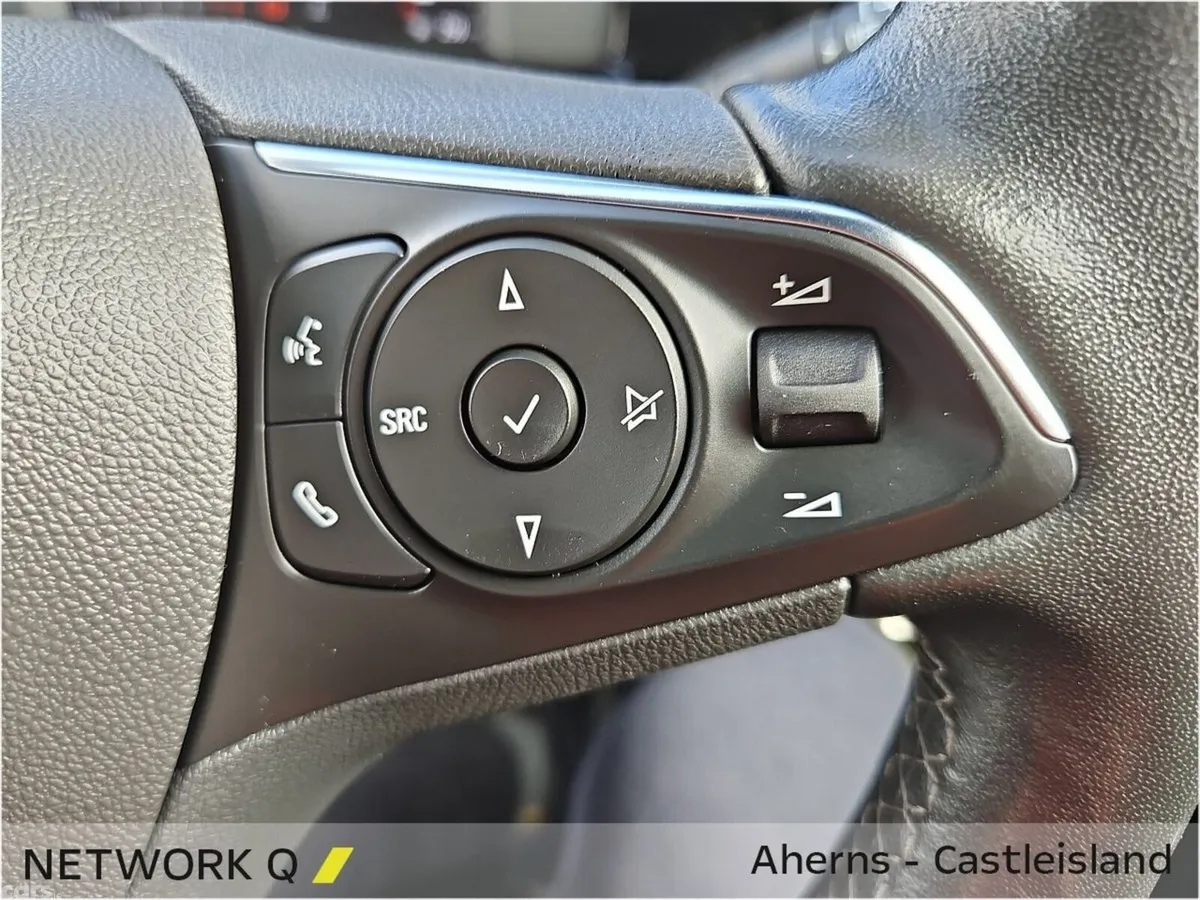 Opel Mokka SUV, Petrol, 2024, Red