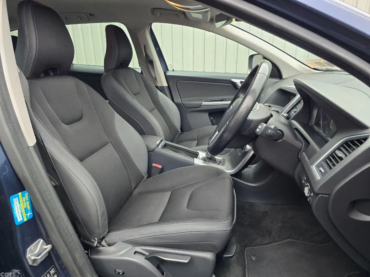Volvo XC60 SUV, Diesel, 2014, Blue
