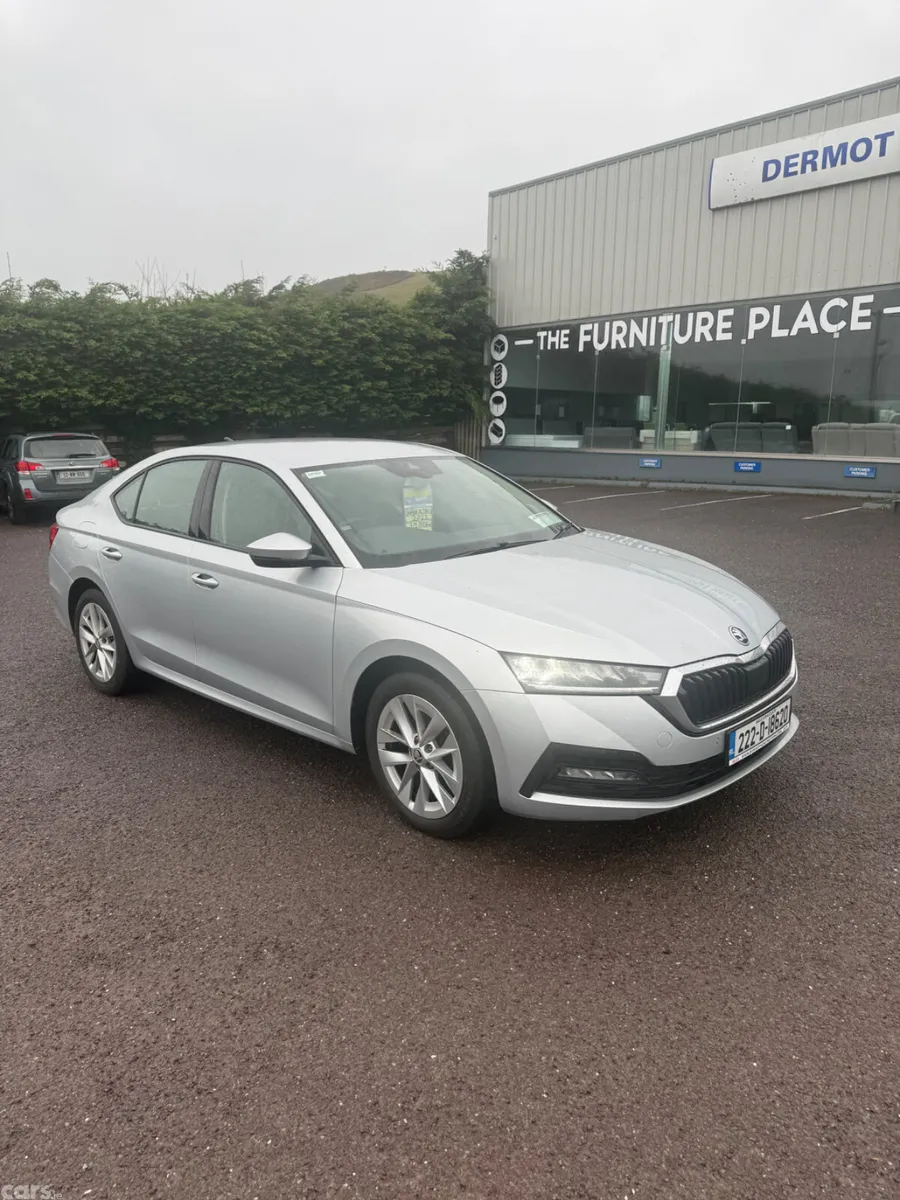 Skoda Octavia Saloon, Diesel, 2022, Grey