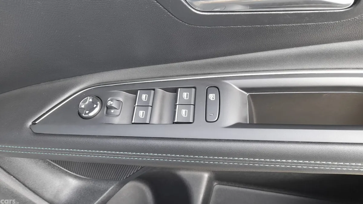 Peugeot 3008 MPV, Diesel, 2023, Blue
