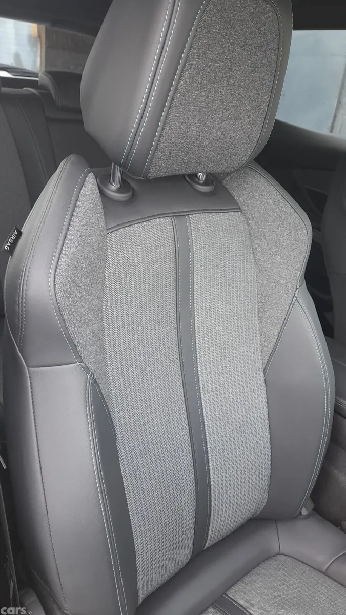Peugeot 3008 MPV, Diesel, 2023, Blue