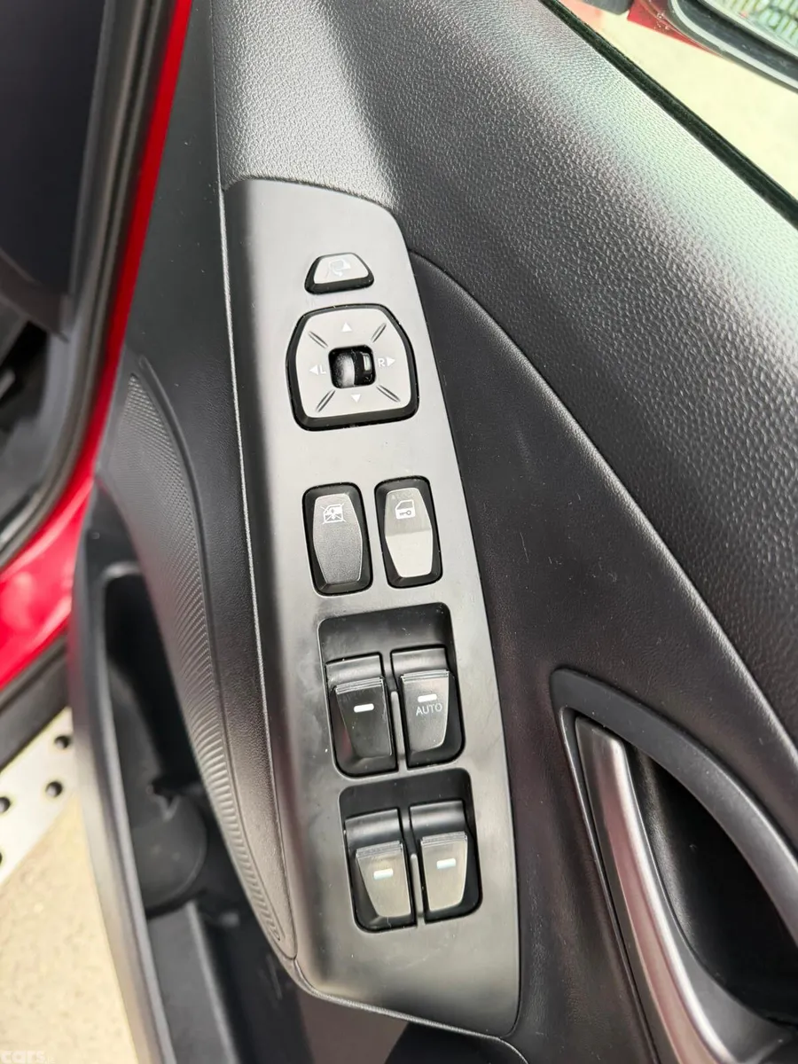 Hyundai ix35 SUV, Diesel, 2014, Red