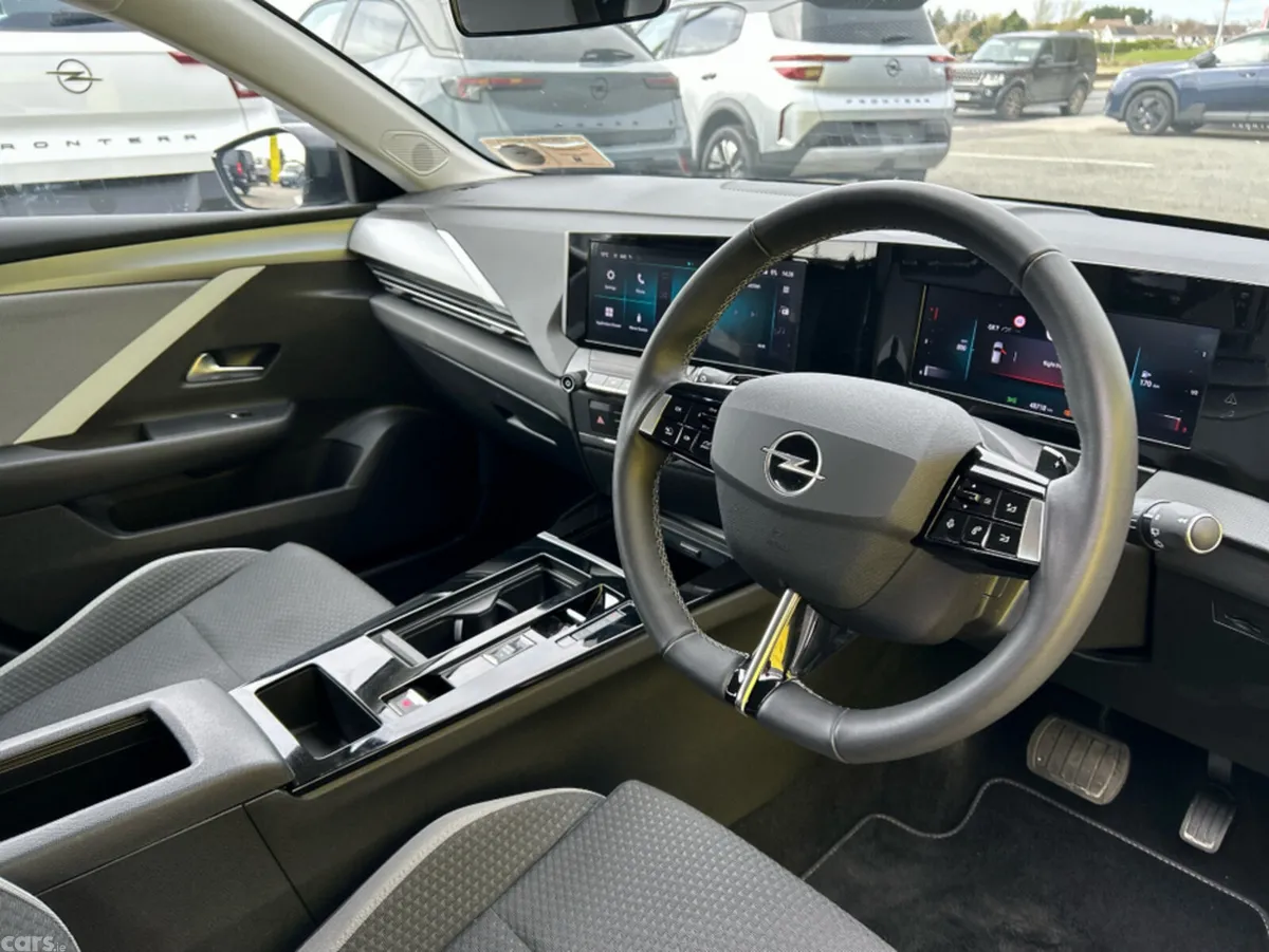 Opel Astra Hatchback, Diesel, 2025, Grey