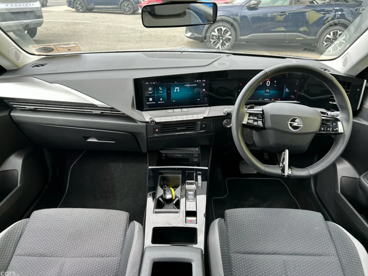 Opel Astra Hatchback, Diesel, 2025, Grey