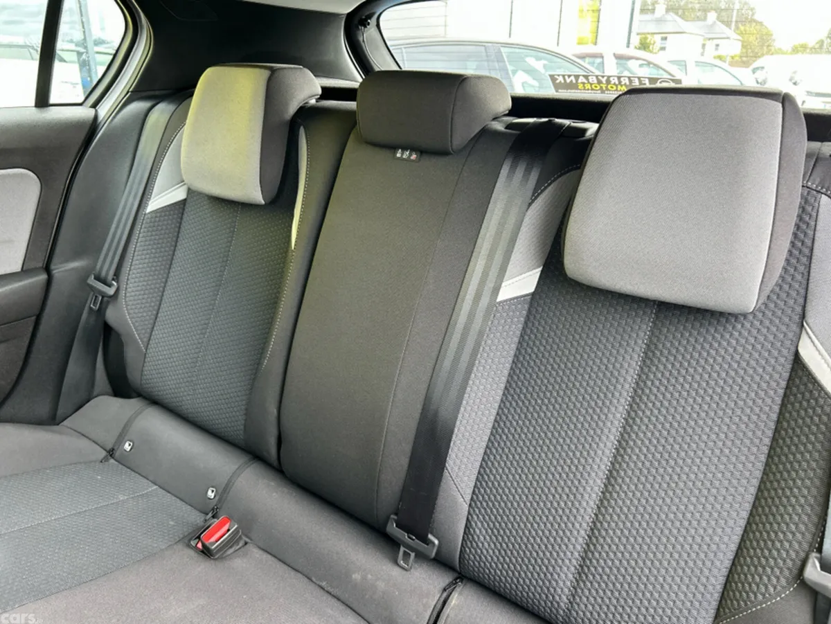 Opel Astra Hatchback, Diesel, 2025, Grey
