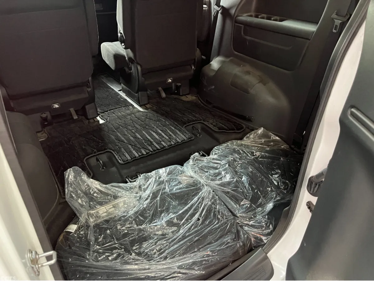 Honda Stepwagon MPV, Petrol Hybrid, 2020, White