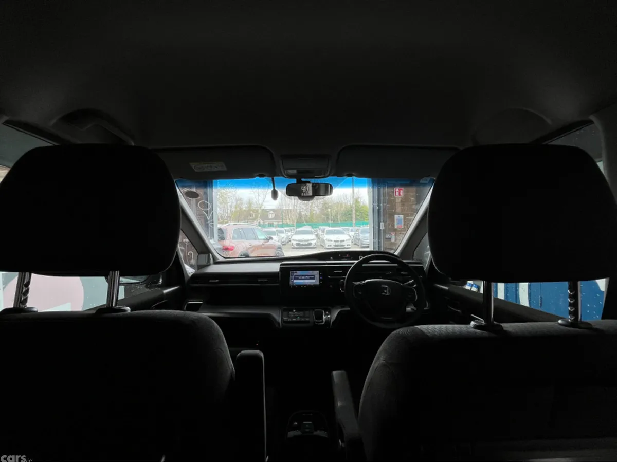 Honda Stepwagon MPV, Petrol Hybrid, 2020, White