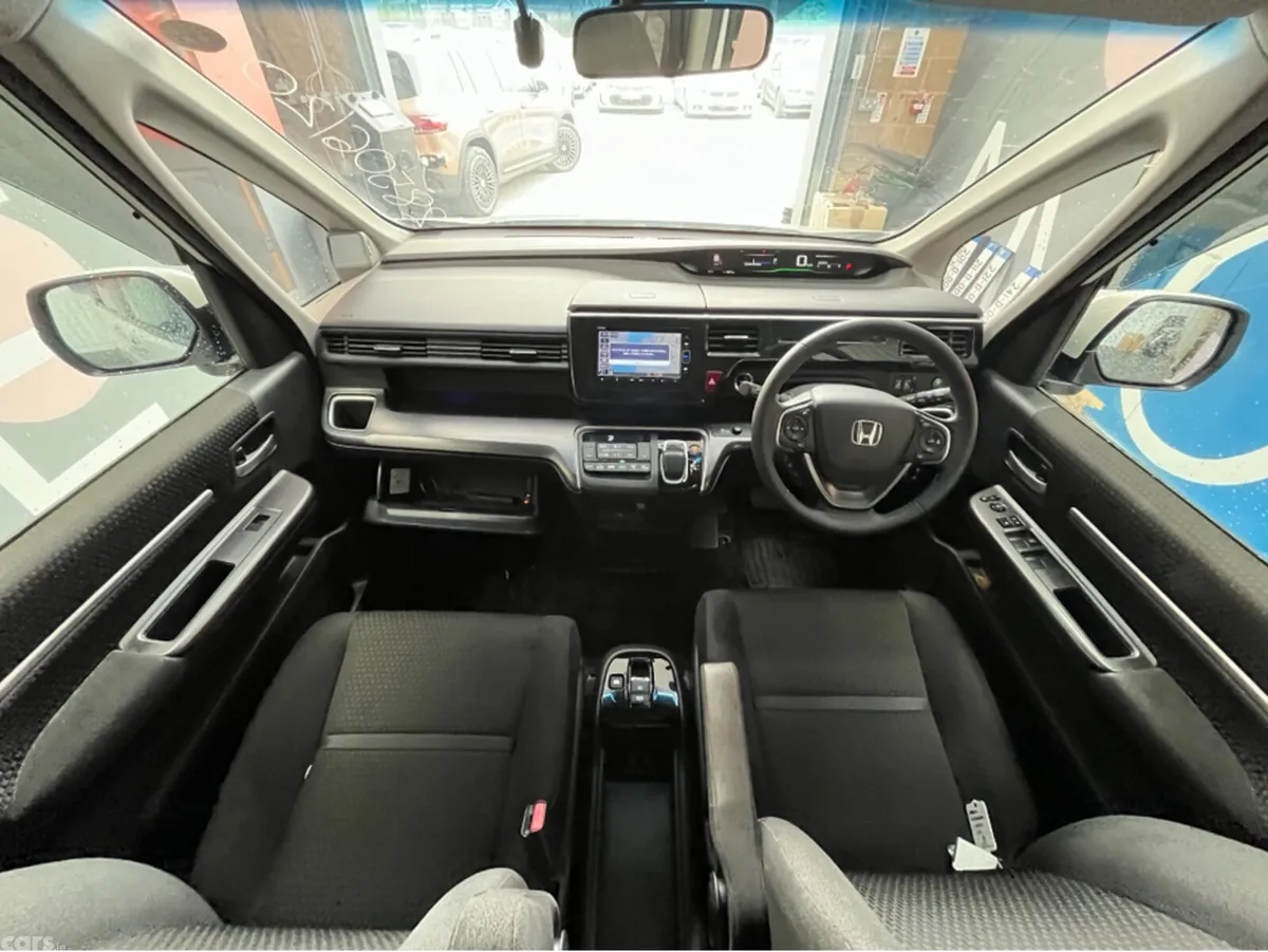 Honda Stepwagon MPV, Petrol Hybrid, 2020, White